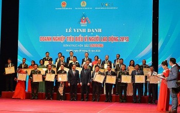 Vinh danh 