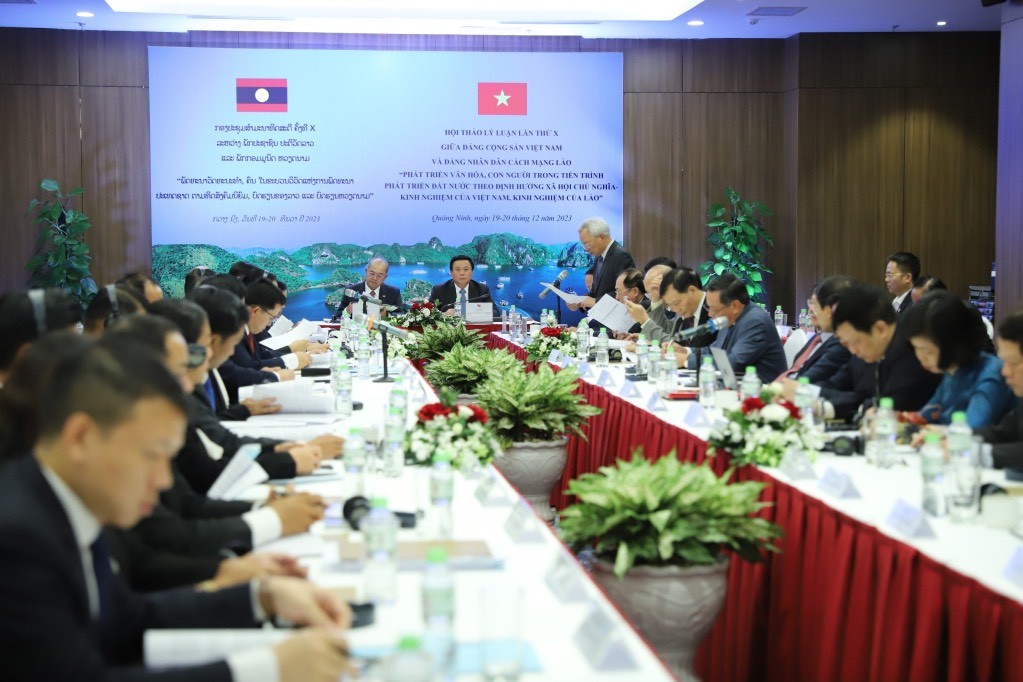 Hội thảo Lý luận lần thứ X giữa Đảng Cộng sản Việt Nam và Đảng Nhân dân Cách mạng Lào. (Ảnh: icd.gov.vn) Hội thảo Lý luận lần thứ X giữa Đảng Cộng sản Việt Nam và Đảng Nhân dân Cách mạng Lào. (Ảnh: icd.gov.vn)