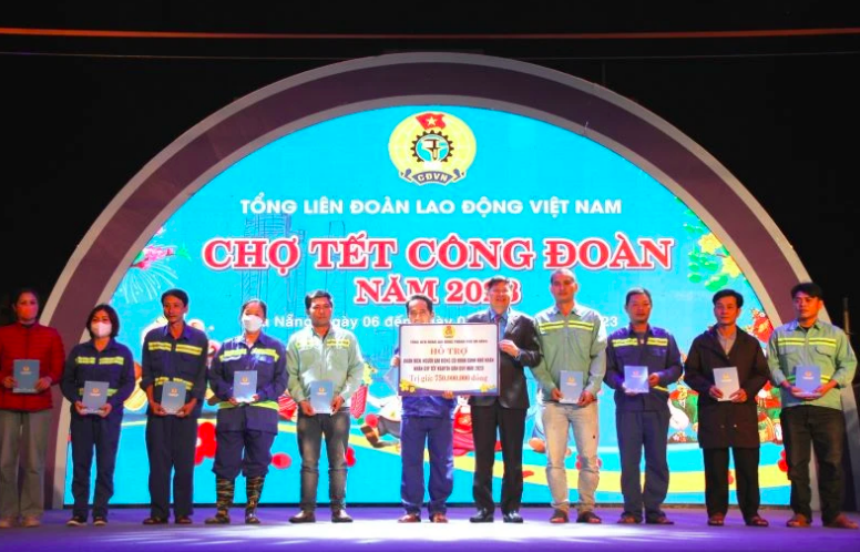 Công đoàn tổ chức nhiều gian hàng 0 đồng trong dịp Tết Nguyên đán
