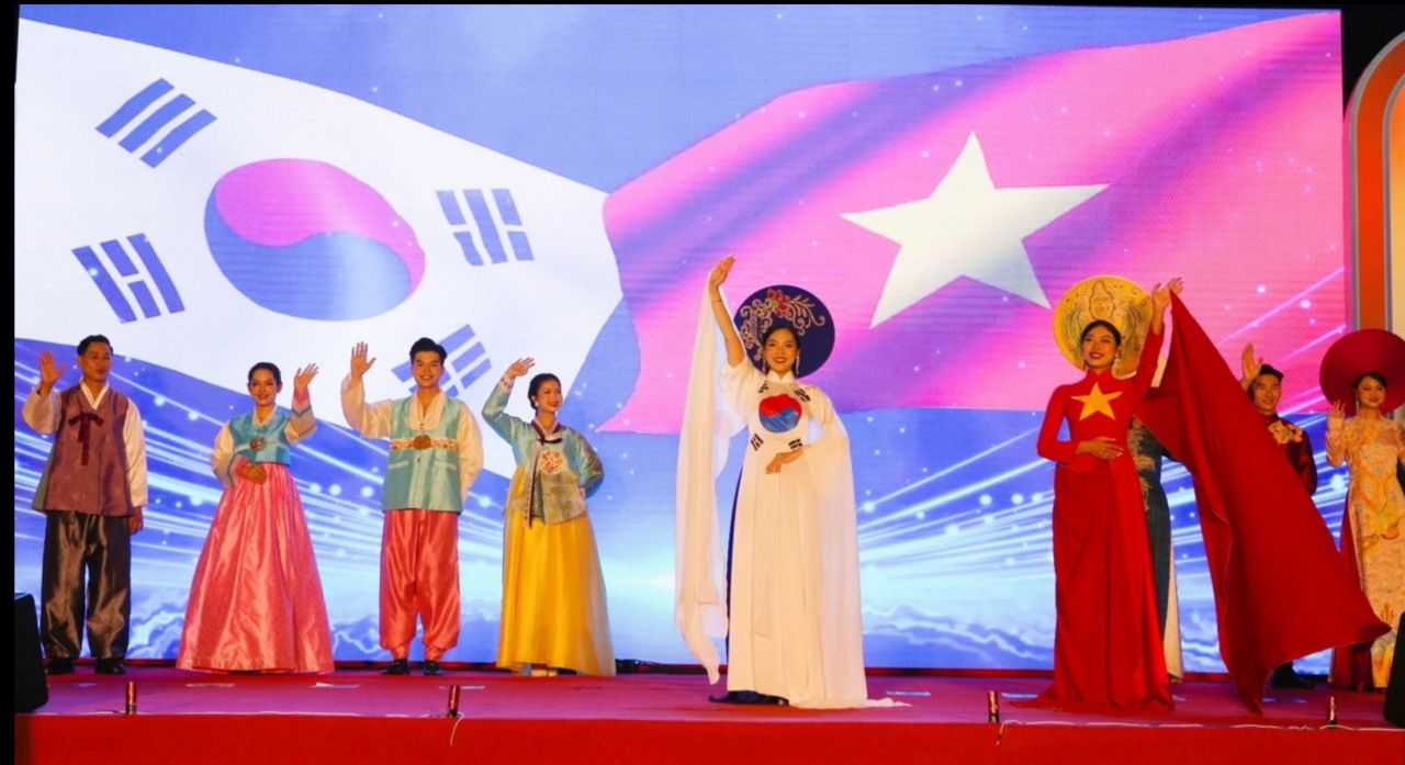 Chuyên gia Hàn Quốc: Cơ hội từ những dấu ấn tích cực của ngoại giao Việt Nam Chuyên gia Hàn Quốc: Cơ hội từ những dấu ấn tích cực của ngoại giao Việt Nam