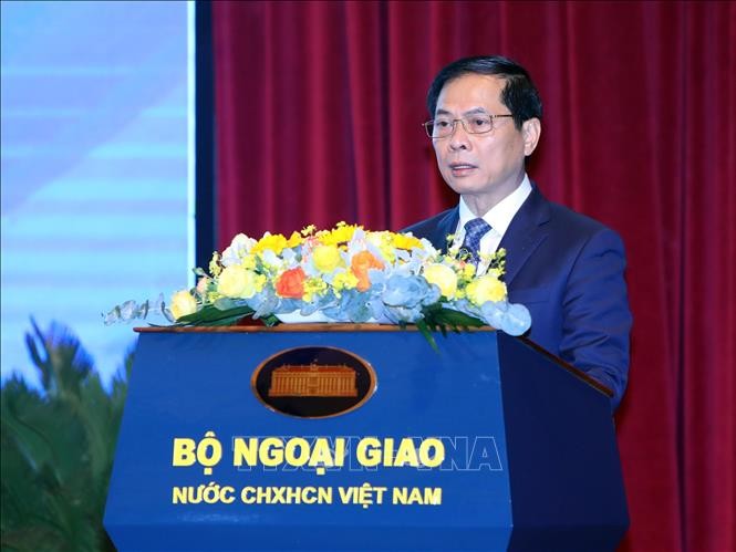 Ngành Ngoại giao cần tiếp tục chuyển mình mạnh mẽ hơn Ngành Ngoại giao cần tiếp tục chuyển mình mạnh mẽ hơn