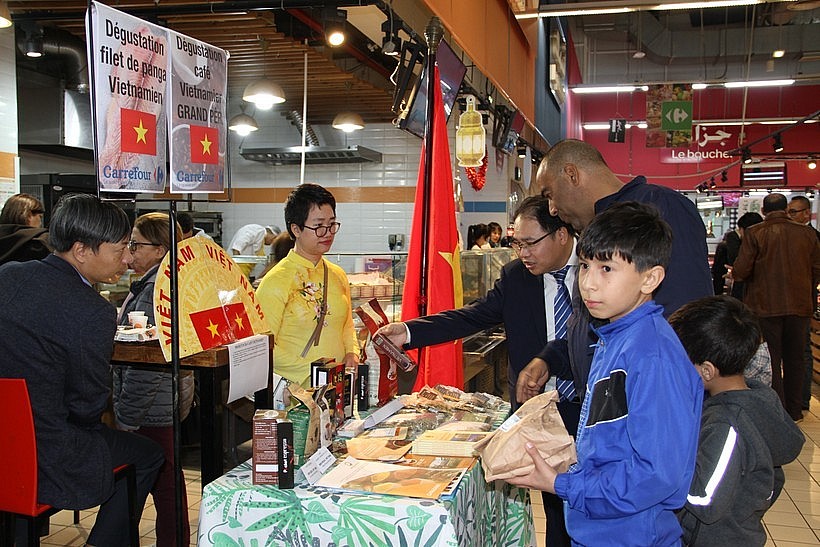 area to introduce and try Vietnamese coffee. Photo: VNA area to introduce and try Vietnamese coffee. Photo: VNA