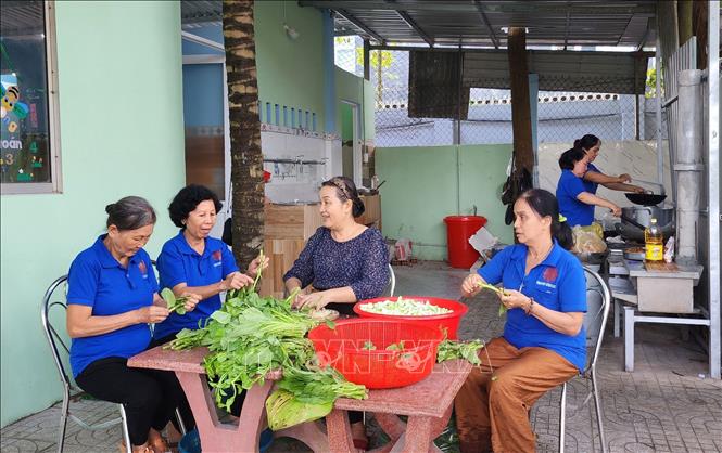 Sống Chú thích ảnh