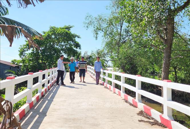Sống Chú thích ảnh