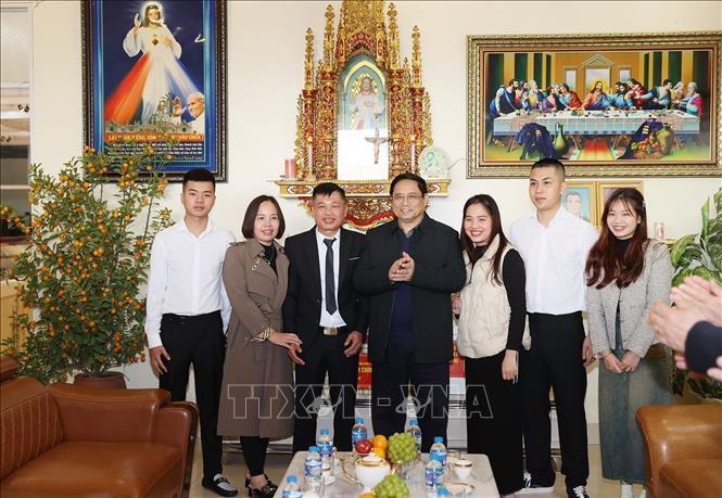 Thủ tướng Phạm Minh Chính chúc mừng Giáng sinh tại Bắc Giang Chú thích ảnh