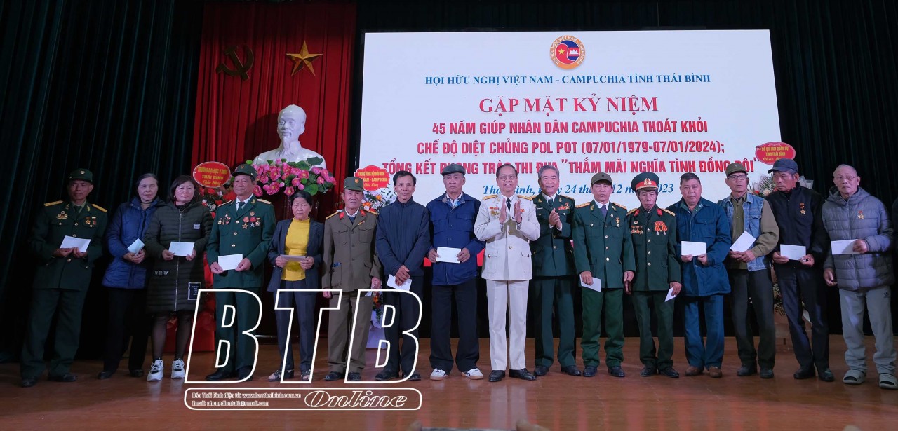 Hội Hữu nghị Việt Nam - Campuchia tỉnh nhận đỡ đầu 10 sinh viên Campuchia Hội Hữu nghị Việt Nam - Campuchia tỉnh nhận đỡ đầu 10 sinh viên Campuchia