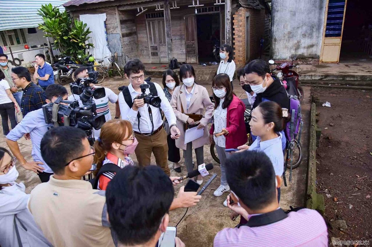 From September 16 to 18, 2023, representatives of foreign news agencies working in Vietnam went on a field trip to Dak Lak to learn about the province's economic and social growth prospects. (Photo: Nguyen Hong) From September 16 to 18, 2023, representatives of foreign news agencies working in Vietnam went on a field trip to Dak Lak to learn about the province's economic and social growth prospects. (Photo: Nguyen Hong)