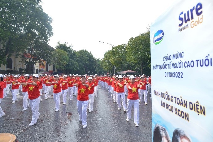 Người cao tuổi đang chiếm tỷ lệ ngày càng lớn tại Việt Nam. Người cao tuổi đang chiếm tỷ lệ ngày càng lớn tại Việt Nam.