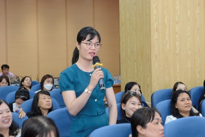 Tham gia các buổi tập huấn do Vinamilk và Câu lạc bộ Điều dưỡng trưởng Việt Nam đồng tổ chức, nhiều học viên là điều dưỡng trưởng, nhân viên y tế tại các bệnh viện lớn cho biết tự tin hơn trong tư vấn dinh dưỡng cho bệnh nhân. Tham gia các buổi tập huấn do Vinamilk và Câu lạc bộ Điều dưỡng trưởng Việt Nam đồng tổ chức, nhiều học viên là điều dưỡng trưởng, nhân viên y tế tại các bệnh viện lớn cho biết tự tin hơn trong tư vấn dinh dưỡng cho bệnh nhân.