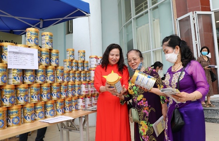 Vinamilk Sure Prevent Gold mang đến các giải pháp dinh dưỡng toàn diện cho người cao tuổi. Vinamilk Sure Prevent Gold mang đến các giải pháp dinh dưỡng toàn diện cho người cao tuổi.