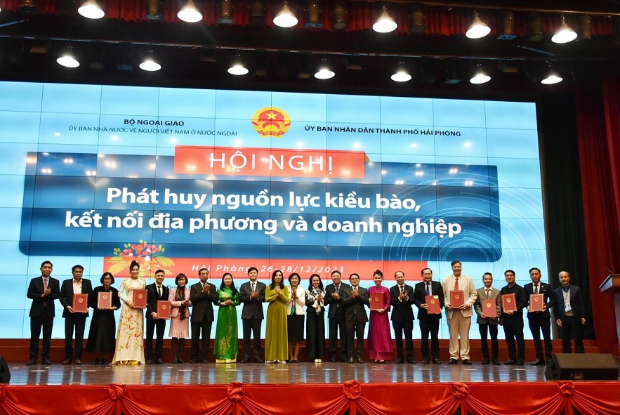 Opportunities to Connect And Cooperate Between Vietnamese Associations Abroad Opportunities to Connect And Cooperate Between Vietnamese Associations Abroad
