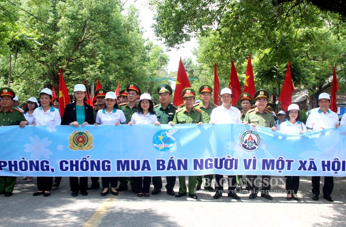 các lễ mít tinh hưởng ứng “Ngày toàn dân phòng, chống mua bán người - 30/7”; 