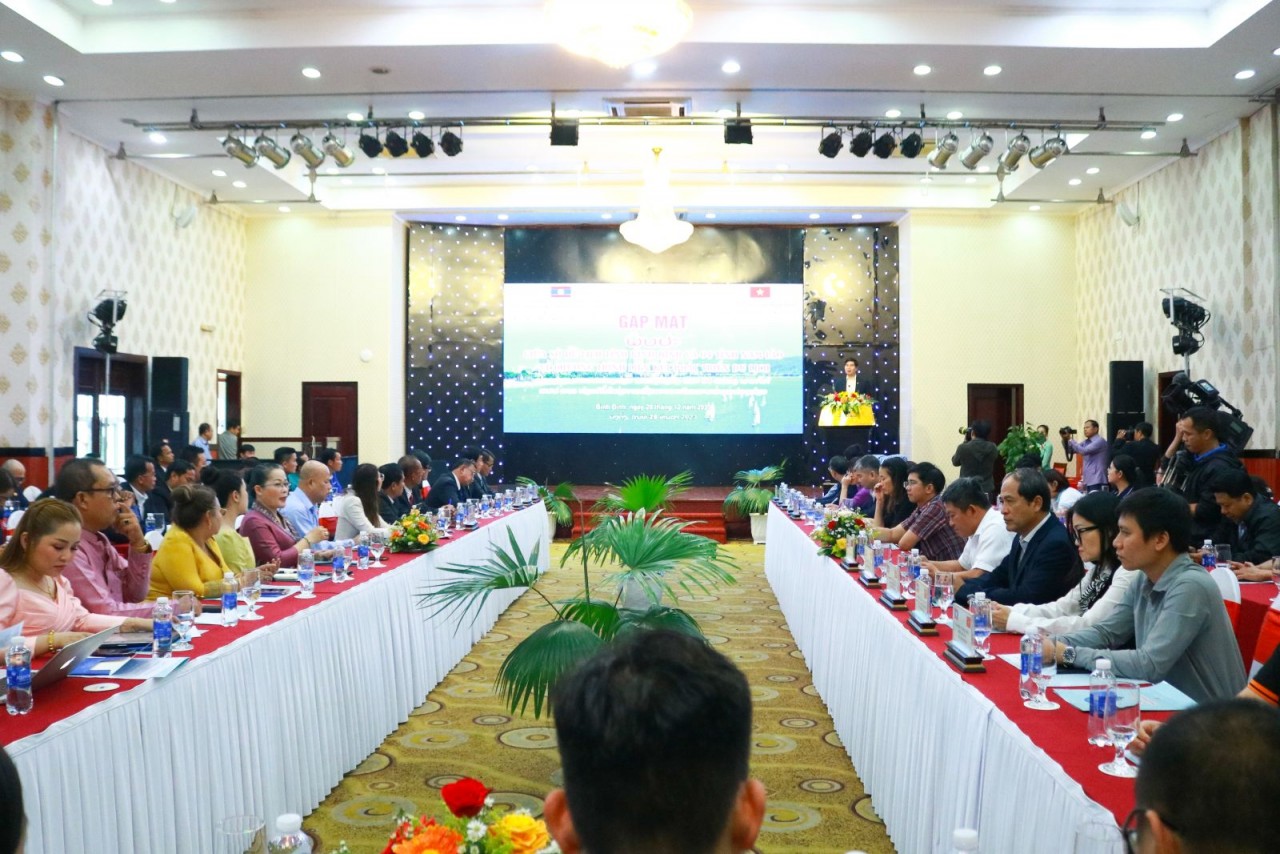 Liên kết phát triển du lịch giữa Bình Định và 4 tỉnh Nam Lào Liên kết phát triển du lịch giữa Bình Định và 4 tỉnh Nam Lào