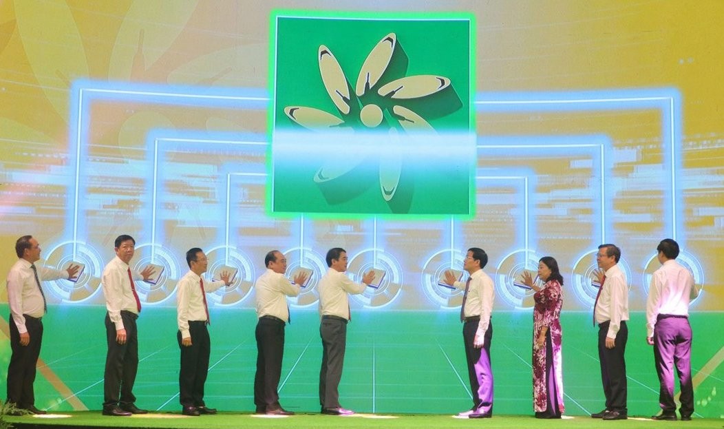 Ra mắt Sổ tay đảng viên điện tử Đảng bộ tỉnh Hậu Giang Ra mắt Sổ tay đảng viên điện tử Đảng bộ tỉnh Hậu Giang