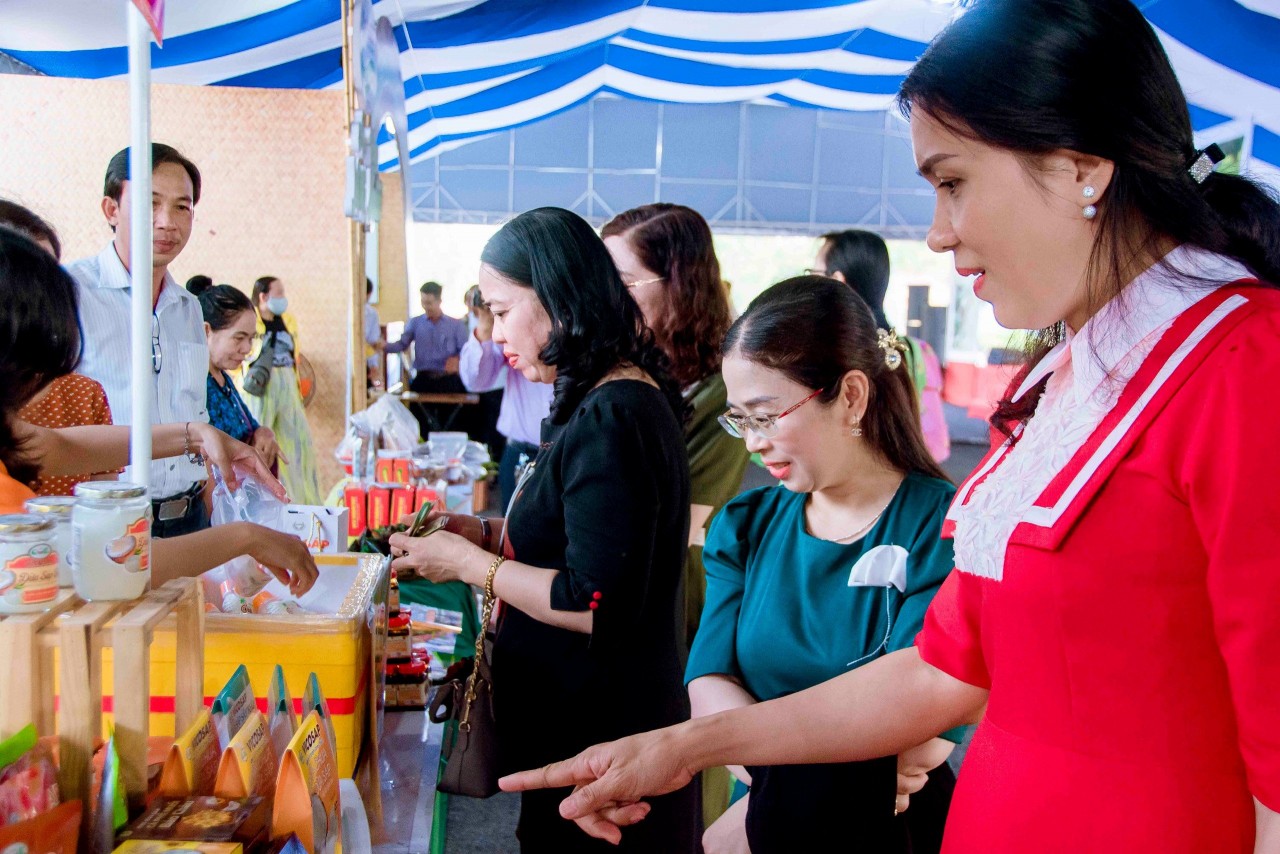 Khai mạc Tuần lễ du lịch với văn hóa, ẩm thực Hậu Giang 2023 Khai mạc Tuần lễ du lịch với văn hóa, ẩm thực Hậu Giang 2023