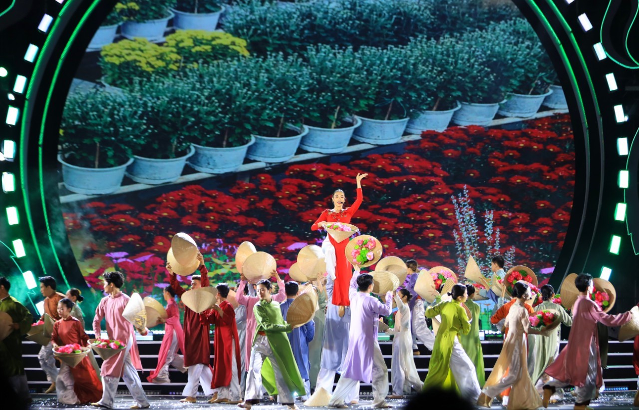 Khai mạc Festival Hoa - Kiểng Sa Đéc “Tình đất - Tình hoa” Khai mạc Festival Hoa - Kiểng Sa Đéc “Tình đất - Tình hoa”