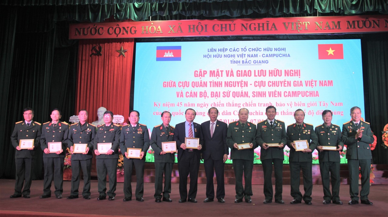 Thế hệ trẻ là nhịp cầu nối dài gắn kết tình cảm nhân dân Việt Nam - Campuchia Giáo dục, tiếp nối truyền thống hữu nghị Việt Nam - Campuchia cho thế hệ trẻ