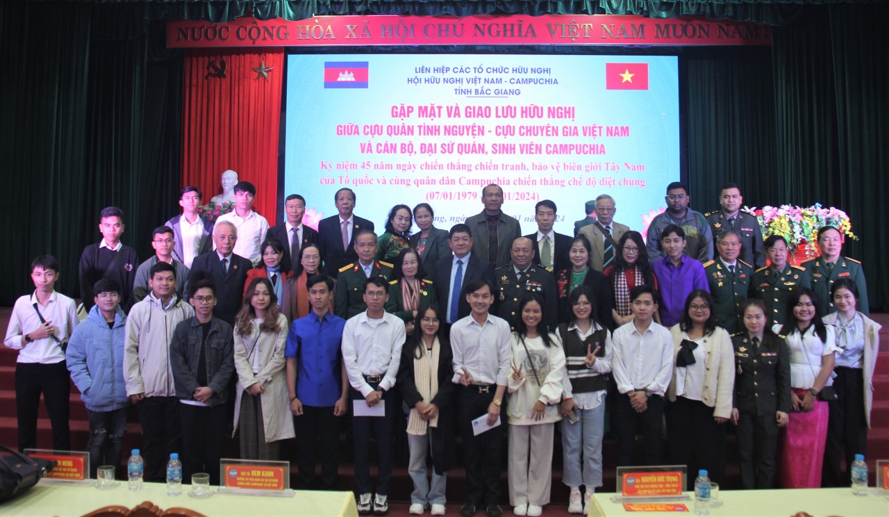 Thế hệ trẻ là nhịp cầu nối dài gắn kết tình cảm nhân dân Việt Nam - Campuchia Giáo dục, tiếp nối truyền thống hữu nghị Việt Nam - Campuchia cho thế hệ trẻ