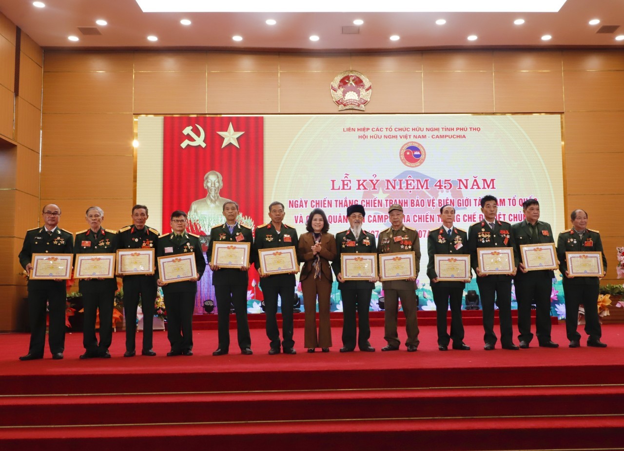 Hội hữu nghị Việt Nam - Campuchia tỉnh Phú Thọ cần thu hút các Hội viên trẻ tham gia củng cố quan hệ hữu nghị giữa hai nước Hội hữu nghị Việt Nam - Campuchia tỉnh Phú Thọ cần thu hút các Hội viên trẻ tham gia củng cố quan hệ hữu nghị giữa hai nước
