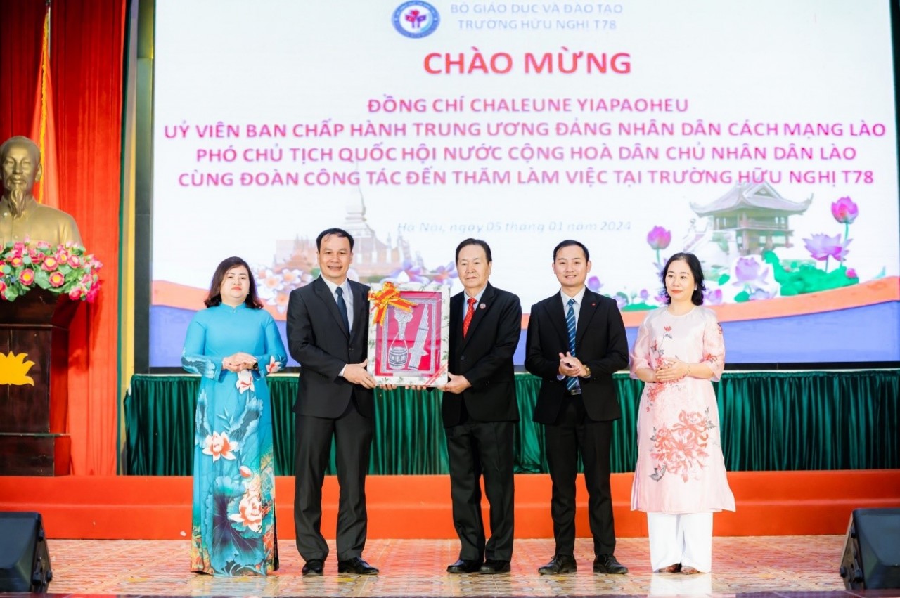 Phó Chủ tịch Quốc hội Lào: Trường Hữu Nghị T78 thực hiện tốt sứ mệnh tuyên truyền quan hệ đặc biệt Việt – Lào đến thế hệ trẻ Phó Chủ tịch Quốc hội Lào: Trường Hữu Nghị T78 thực hiện tốt sứ mệnh tuyên truyền quan hệ đặc biệt Việt – Lào đến thế hệ trẻ