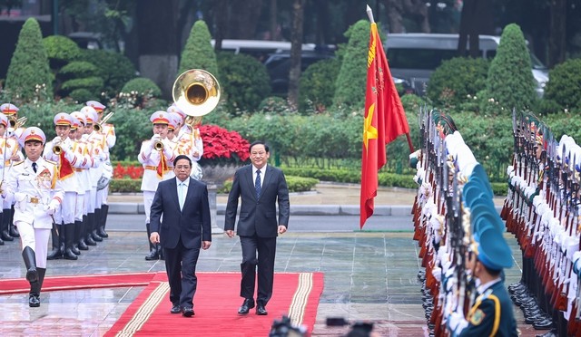 Lễ đón trọng thể Thủ tướng Lào Sonexay Siphandone thăm chính thức Việt Nam Lễ đón trọng thể Thủ tướng Lào Sonexay Siphandone thăm chính thức Việt Nam