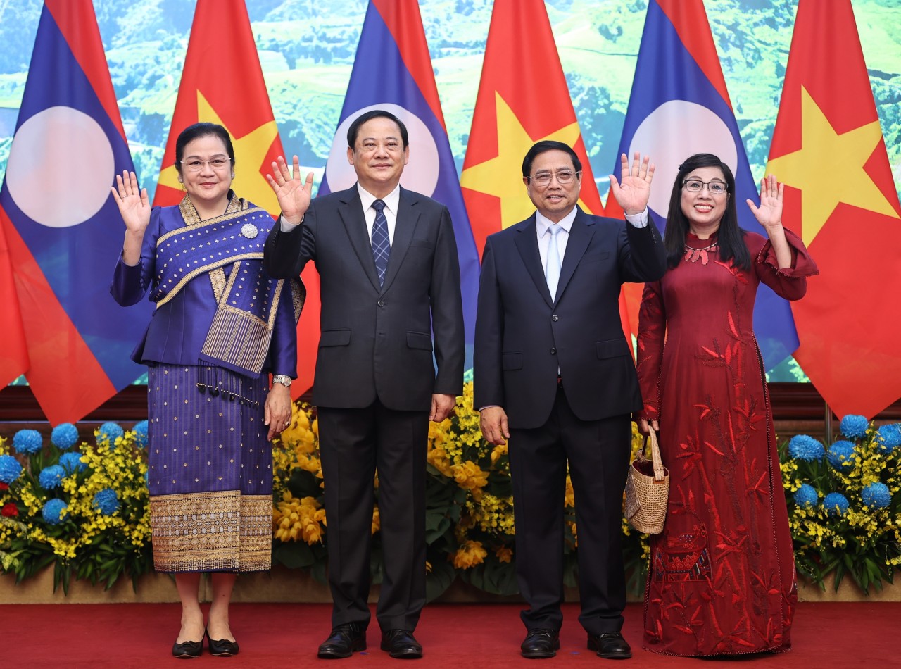 Lễ đón trọng thể Thủ tướng Lào Sonexay Siphandone thăm chính thức Việt Nam Lễ đón trọng thể Thủ tướng Lào Sonexay Siphandone thăm chính thức Việt Nam