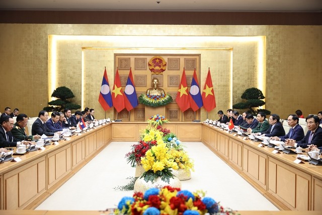 Lễ đón trọng thể Thủ tướng Lào Sonexay Siphandone thăm chính thức Việt Nam Lễ đón trọng thể Thủ tướng Lào Sonexay Siphandone thăm chính thức Việt Nam