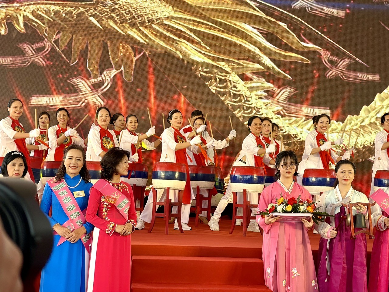 “Giao lưu văn hóa Việt - Hàn” mừng Xuân Giáp Thìn 2024 “Giao lưu văn hóa Việt - Hàn” mừng Xuân Giáp Thìn 2024