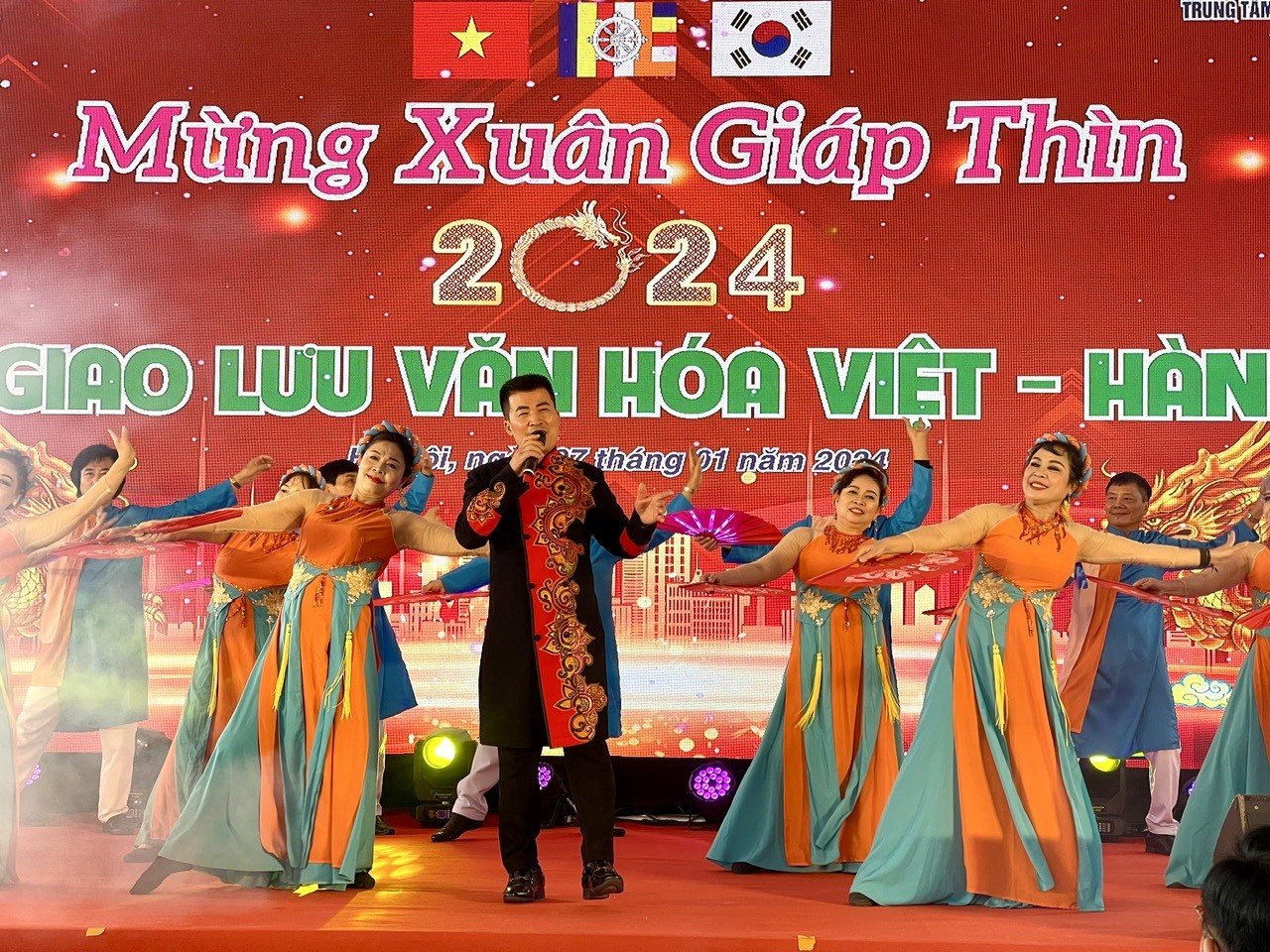 “Giao lưu văn hóa Việt - Hàn” mừng Xuân Giáp Thìn 2024 “Giao lưu văn hóa Việt - Hàn” mừng Xuân Giáp Thìn 2024