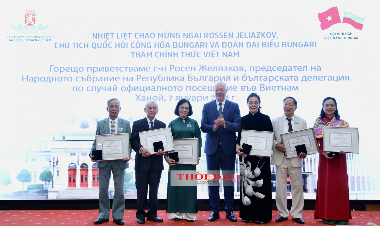 Quốc hội Bulgaria vinh danh những đóng góp của 6 cá nhân Việt Nam trong tăng cường quan hệ hai nước Quốc hội Bulgaria vinh danh những đóng góp của 6 cá nhân Việt Nam trong tăng cường quan hệ hai nước