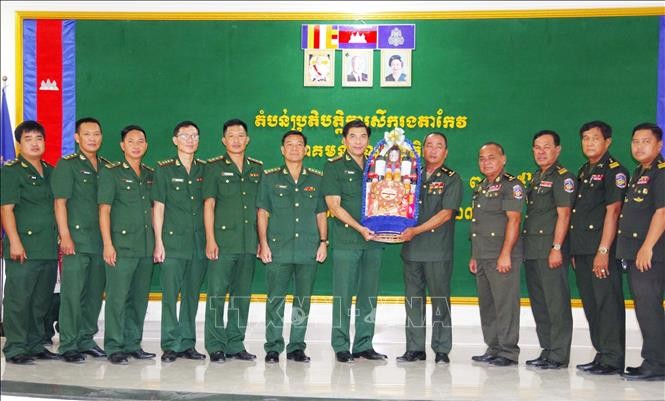 Nghĩa tình không biên giới Nghĩa tình không biên giới