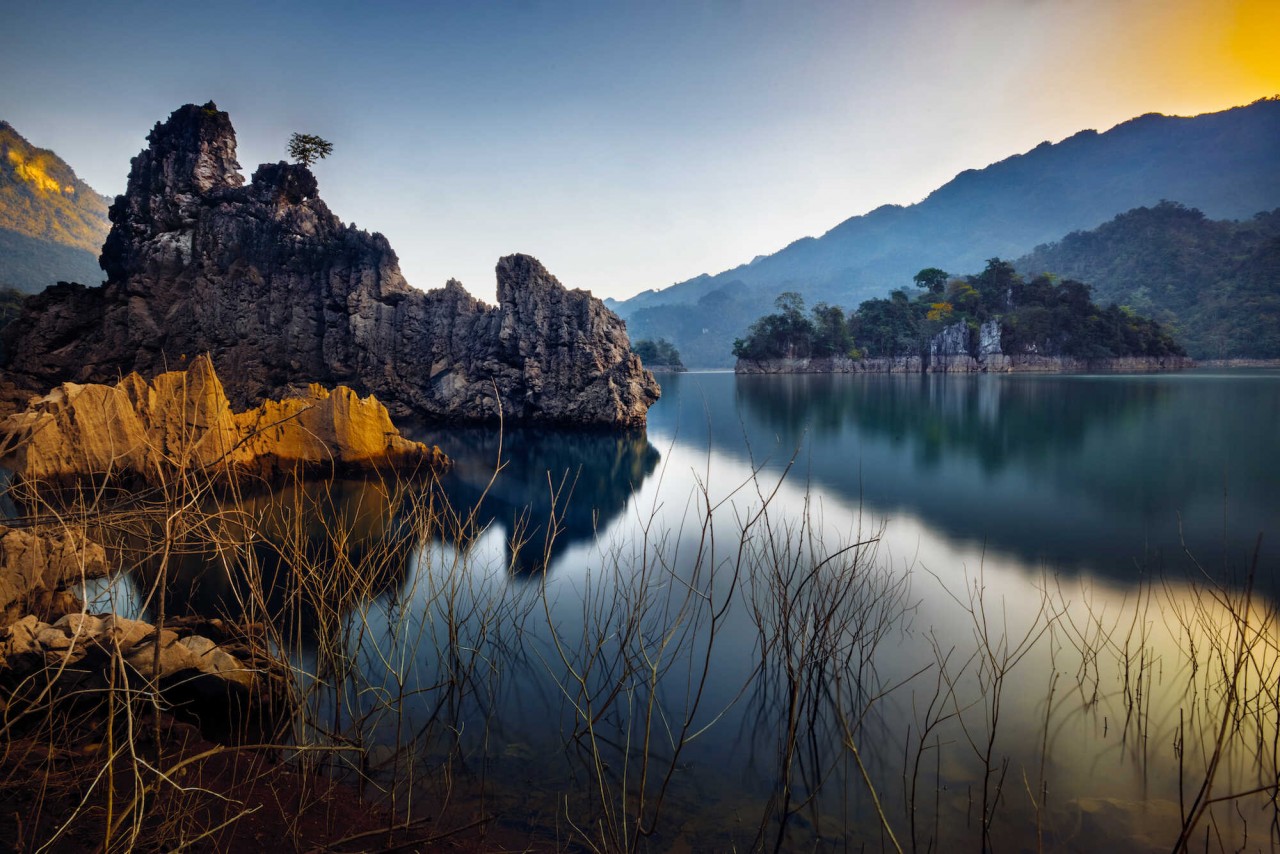 Visit Na Hang Lake – A Secret Getaway Of Tuyen Quang Visit Na Hang Lake – A Secret Getaway Of Tuyen Quang