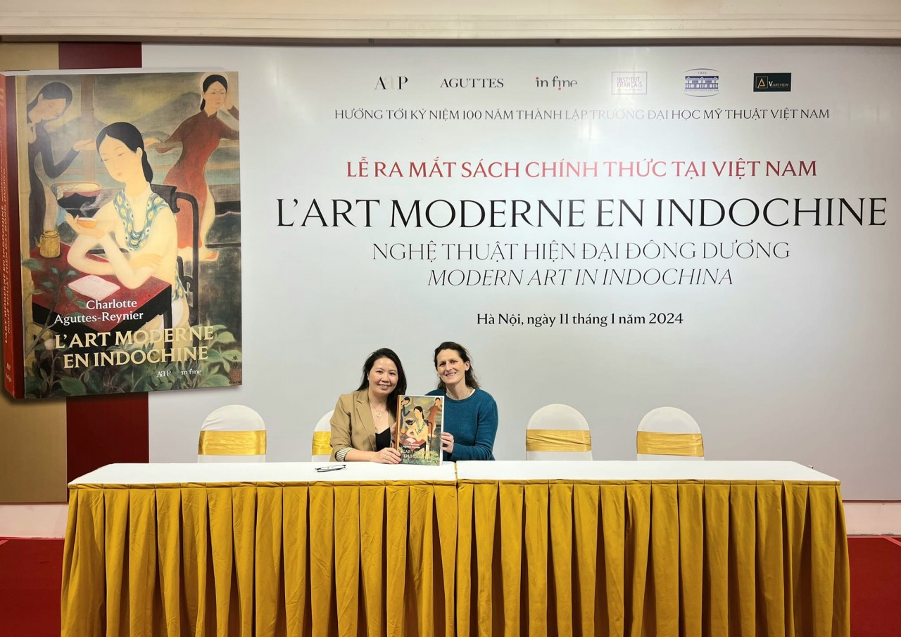 Charlotte Aguttes-Reynier – Author, President of the Association of Asian artists, Paris. Charlotte Aguttes-Reynier – Author, President of the Association of Asian artists, Paris.