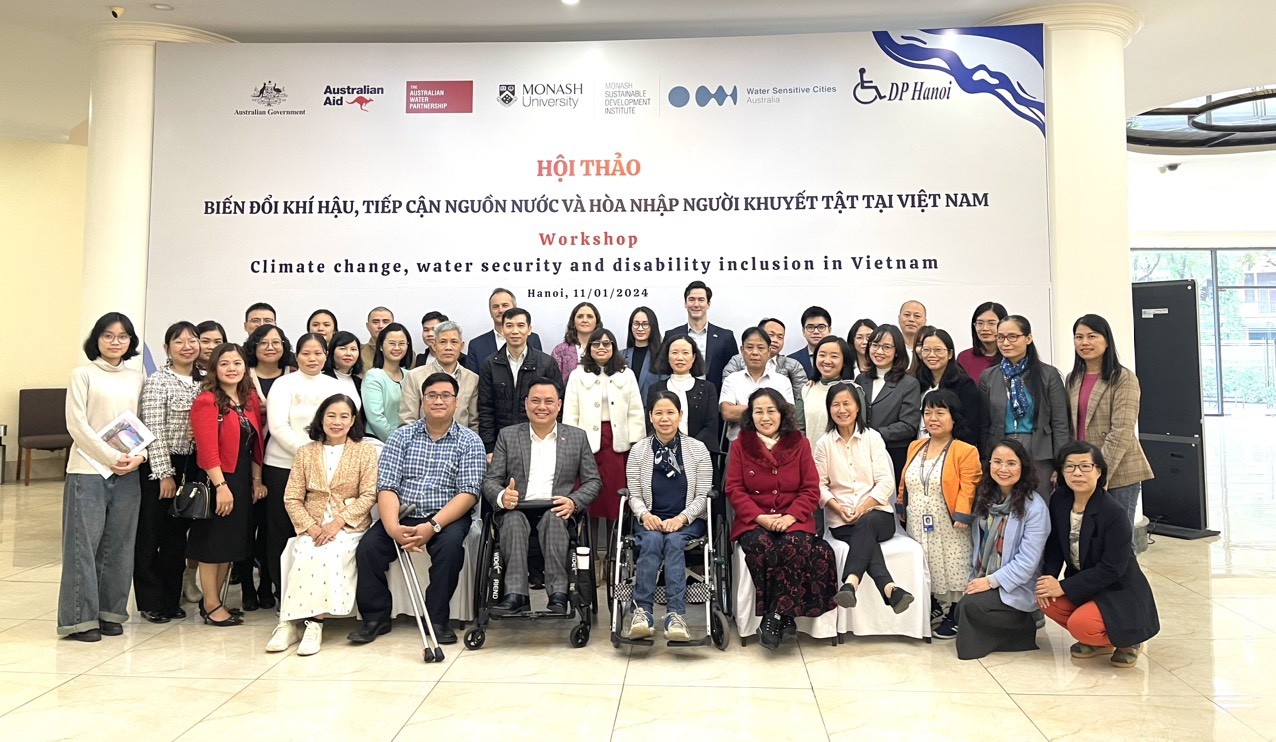 Hỗ trợ người khuyết tật thích ứng với biến đổi khí hậu, tiếp cận nguồn nước Hỗ trợ người khuyết tật thích ứng với biến đổi khí hậu, tiếp cận nguồn nước