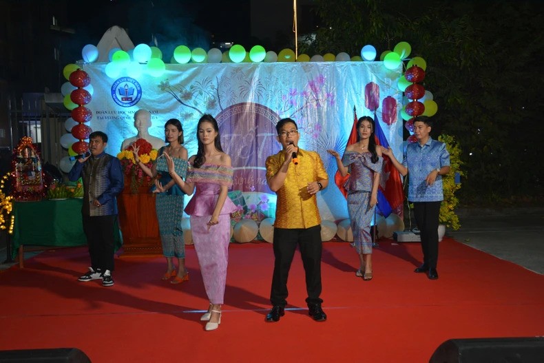 Lưu học sinh Việt Nam tại Campuchia mừng Xuân Giáp Thìn 2024 Lưu học sinh Việt Nam tại Campuchia mừng Xuân Giáp Thìn 2024