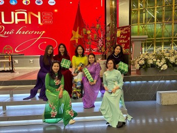 Ấm áp chương trình Xuân Quê hương ở 