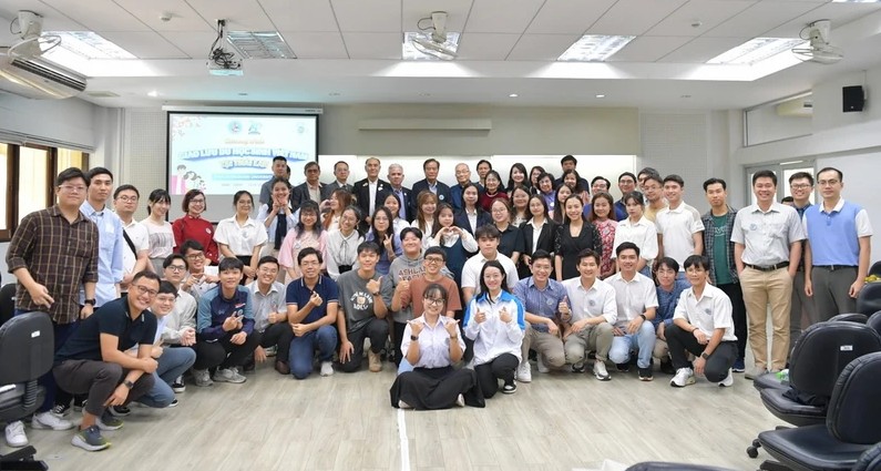 Chương trình giao lưu do Hội Sinh viên Việt Nam tại Thái Lan tổ chức. (Ảnh: Vietnam+) Chương trình giao lưu do Hội Sinh viên Việt Nam tại Thái Lan tổ chức. (Ảnh: Vietnam+)
