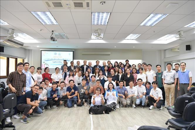 Vietnamese Students in Thailand