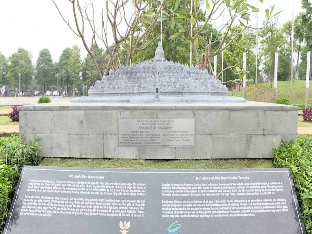 Vietnam, Indonesia Hold Handover Ceremony of Miniature "Borobudur Temple" in Bac Ninh province Vietnam, Indonesia Hold Handover Ceremony of Miniature "Borobudur Temple" in Bac Ninh province