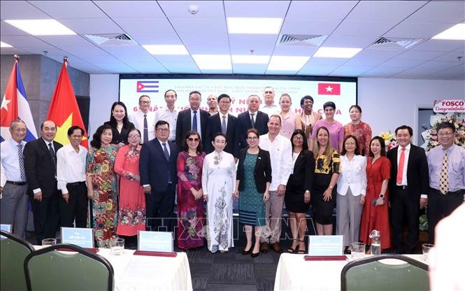 buổi họp mặt kỷ niệm 65 năm Quốc khánh Cộng hòa Cuba tại thành phố Hồ Chí Minh. (Ảnh: TTXVN) buổi họp mặt kỷ niệm 65 năm Quốc khánh Cộng hòa Cuba tại thành phố Hồ Chí Minh. (Ảnh: TTXVN)