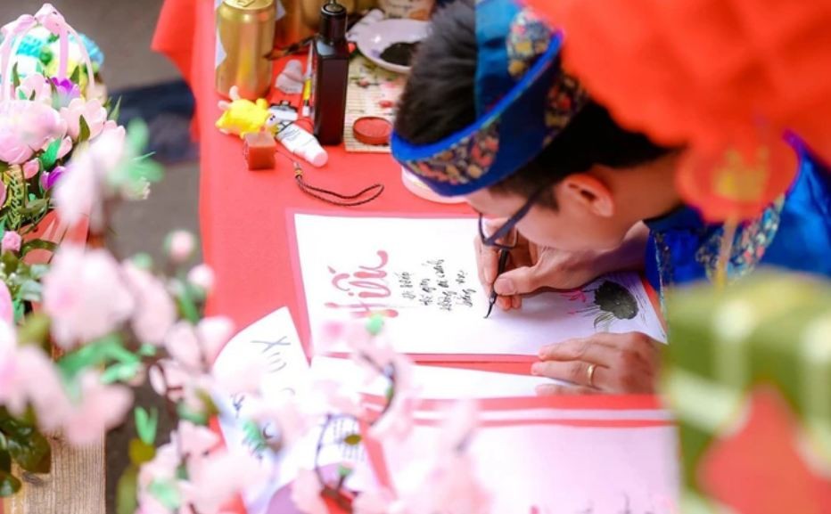 Calligraphy writing will be performed at the program Homeland Spring Programme Popularizing Vietnam's Culture To be Held in Japan