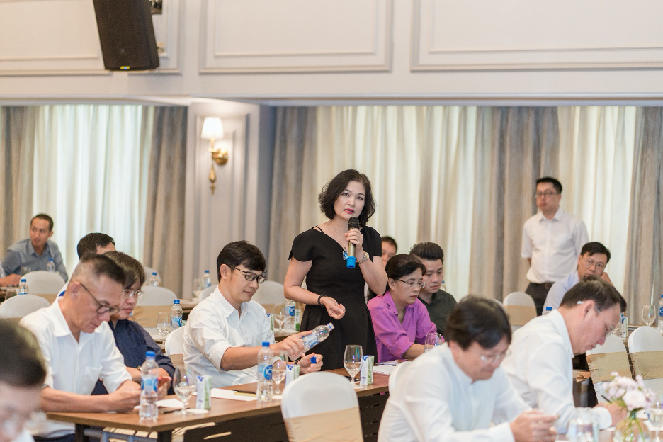 Các phóng viên, biên tập viên trao đổi, chia sẻ kinh nghiệm tại sự kiện. Các phóng viên, biên tập viên trao đổi, chia sẻ kinh nghiệm tại sự kiện.