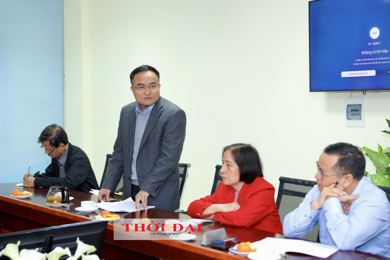 TS Lê Đình Tĩnh - Vụ trưởng Vụ Chính sách đối ngoại (Bộ Ngoại giao) trình bày tham luận tại tọa đàm. TS Lê Đình Tĩnh - Vụ trưởng Vụ Chính sách đối ngoại (Bộ Ngoại giao) trình bày tham luận tại tọa đàm.
