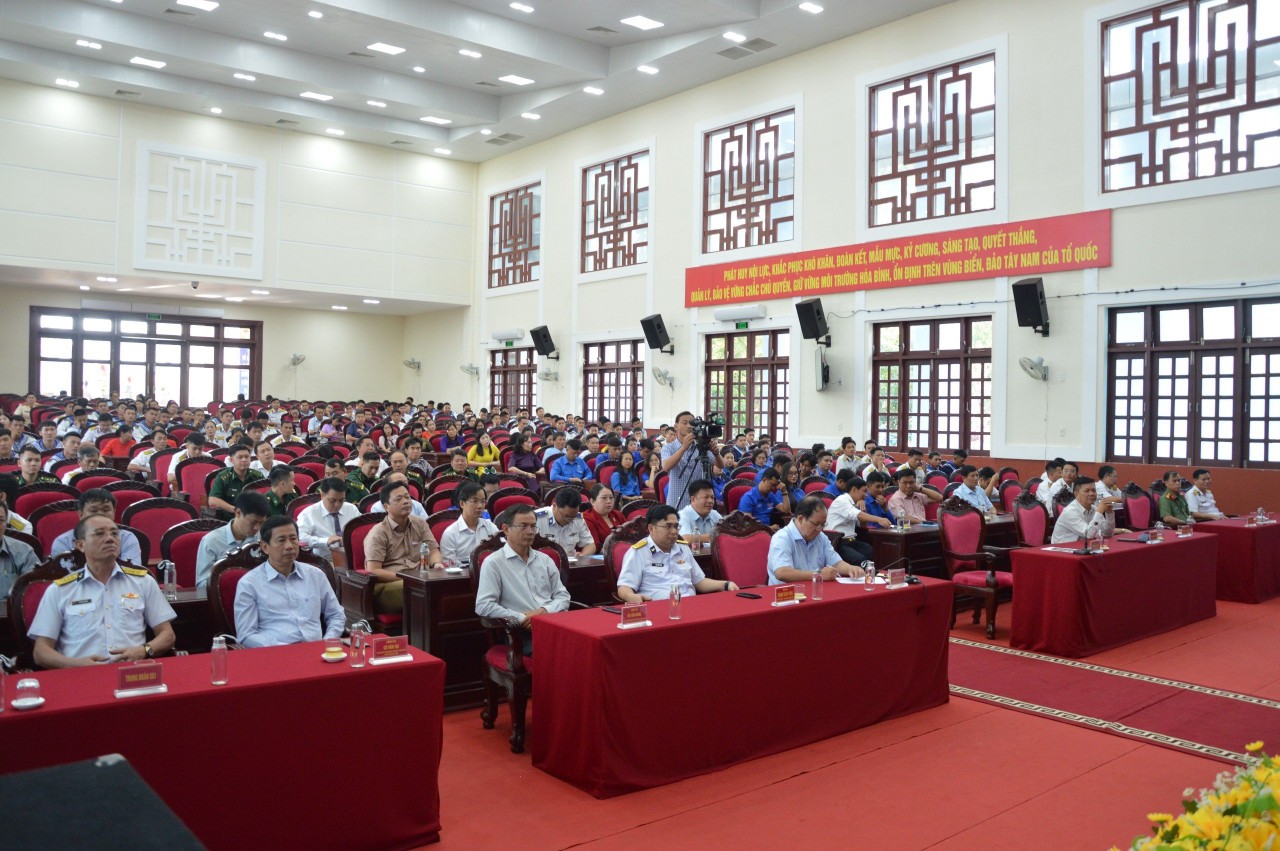 Trao giải Cuộc thi viết về công tác thông tin đối ngoại; tuyên truyền biển, đảo và biên giới trên đất liền Trao giải Cuộc thi viết về công tác thông tin đối ngoại; tuyên truyền biển, đảo và biên giới trên đất liền