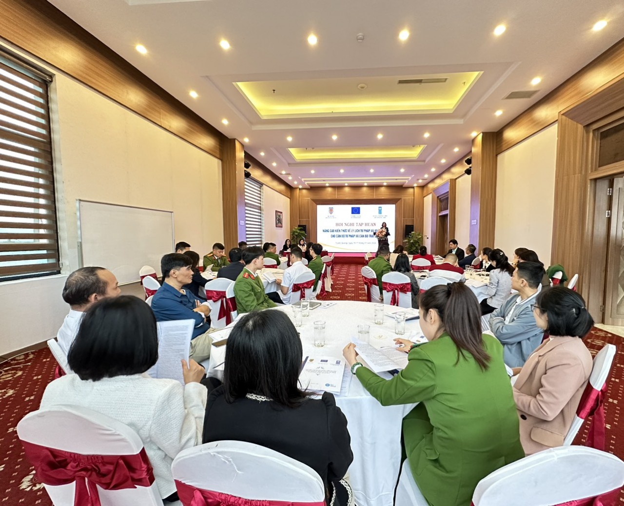 Bồi dưỡng cho công chức tư pháp về lý lịch tư pháp và xóa án tích Bồi dưỡng cho công chức tư pháp về lý lịch tư pháp và xóa án tích