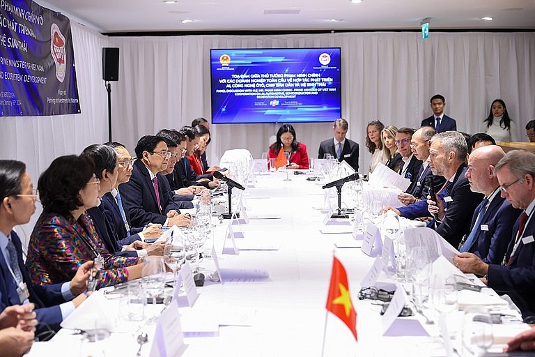Large Foreign Corporations's Investment Expansion Plans in Vietnam Large Foreign Corporations's Investment Expansion Plans in Vietnam