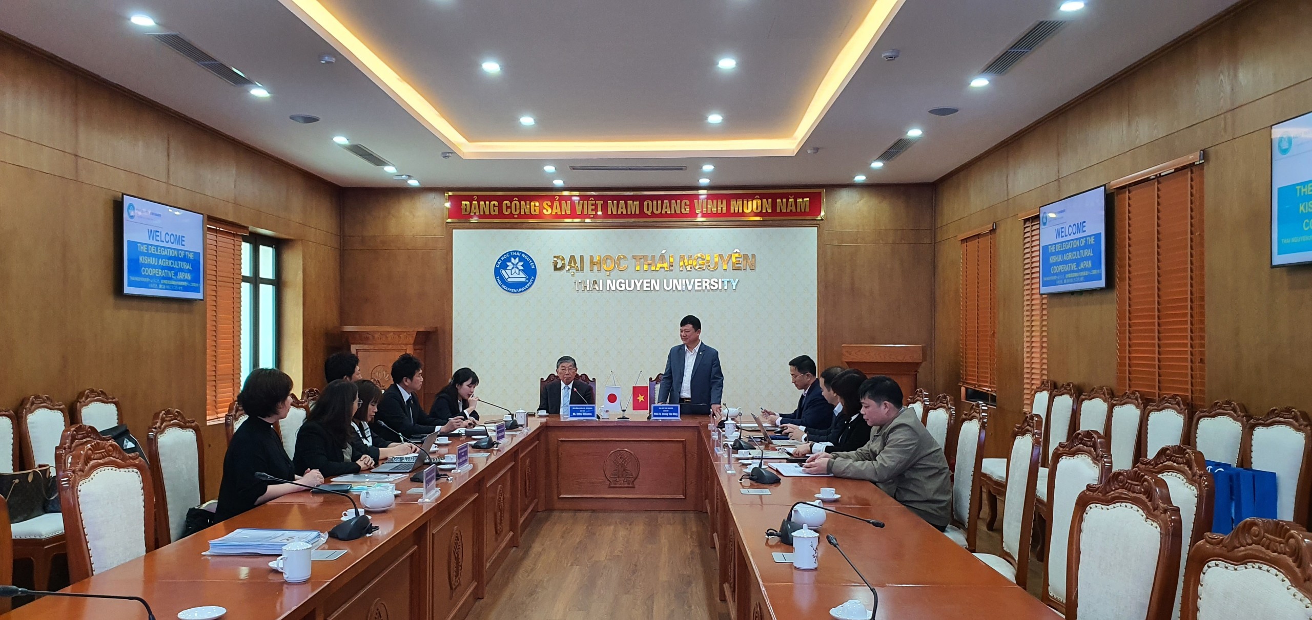 Nghiệp đoàn hợp tác Nông nghiệp Kishuu, Nhật Bản thăm và làm việc tại Đại học Thái Nguyên. (Ảnh: Đại học Thái Nguyên) Nghiệp đoàn hợp tác Nông nghiệp Kishuu, Nhật Bản thăm và làm việc tại Đại học Thái Nguyên. (Ảnh: Đại học Thái Nguyên)