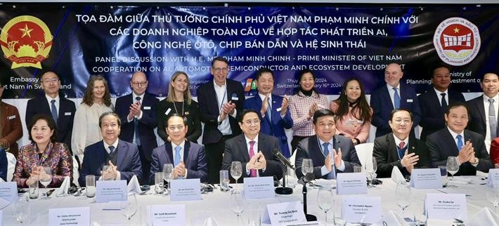 Thủ tướng Phạm Minh Chính và các thành viên Chính phủ tham dự Tọa đàm với các doanh nghiệp toàn cầu về hợp tác phát triển AI, công nghệ ô tô, chíp bán dẫn và hệ sinh thái. (Ảnh: icd.gov.vn) Thủ tướng Phạm Minh Chính và các thành viên Chính phủ tham dự Tọa đàm với các doanh nghiệp toàn cầu về hợp tác phát triển AI, công nghệ ô tô, chíp bán dẫn và hệ sinh thái. (Ảnh: icd.gov.vn)