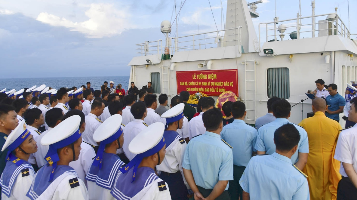 Lễ tưởng niệm 64 chiến sĩ “nằm lại phía chân trời” khi làm nhiệm vụ bảo vệ đảo Gạc Ma Lễ tưởng niệm 64 chiến sĩ “nằm lại phía chân trời” khi làm nhiệm vụ bảo vệ đảo Gạc Ma