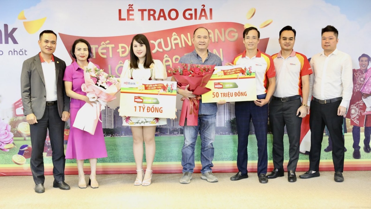 HDBank tặng hơn 10 tỷ đồng cho khách hàng gửi tiết kiệm đầu xuân Giáp Thìn HDBank tặng hơn 10 tỷ đồng cho khách hàng gửi tiết kiệm đầu xuân Giáp Thìn